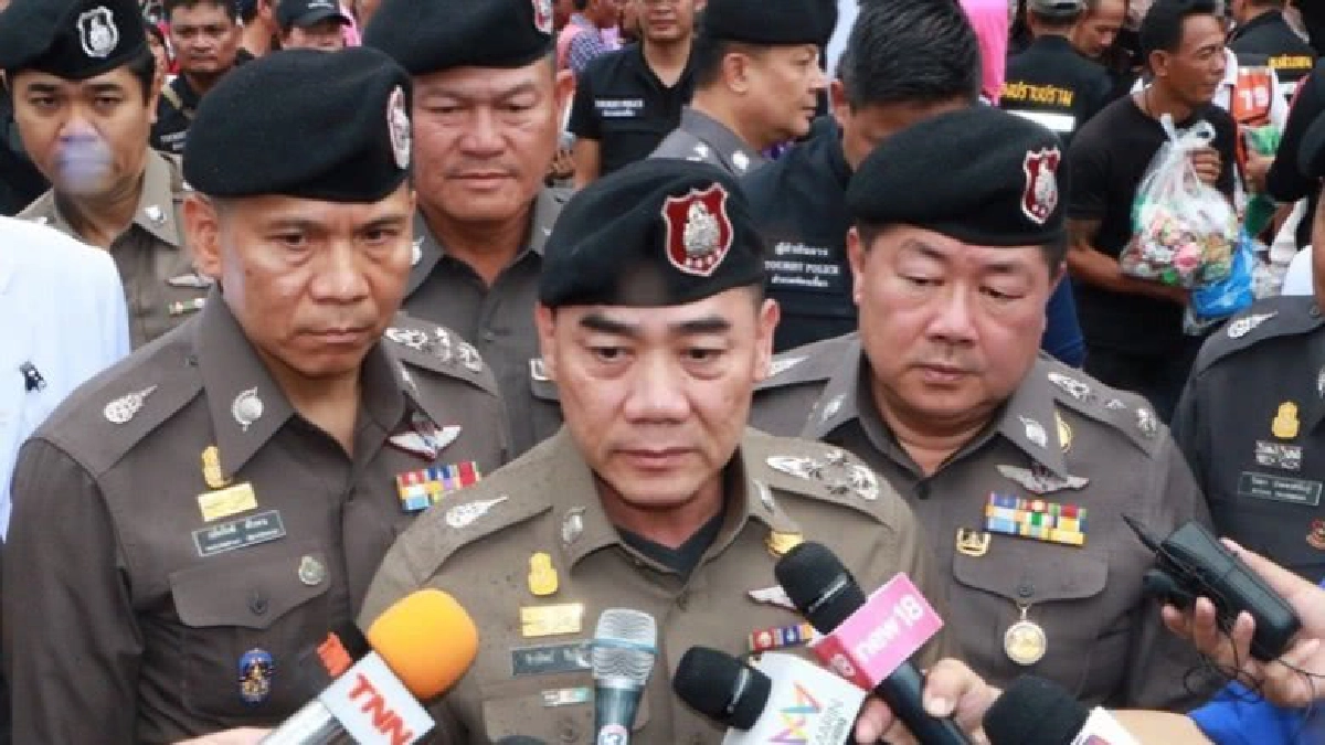 ผบ.ตร.ชม คู่หูสายตรวจ “แสมดำ” ช่วยสาวเมียนมาร์ถูกข่มขืน ผบ.ตร.ชม คู่หูสายตรวจ “แสมดำ” ช่วยสาวเมียนมาร์ถูกข่มขืน