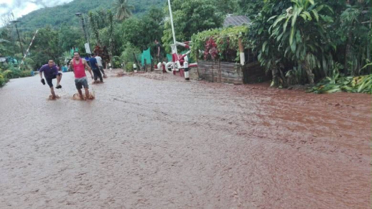 ฝนถล่มน้ำป่าไหลหลากที่พบพระ จ.ตาก ฝนถล่มน้ำป่าไหลหลากที่พบพระ จ.ตาก