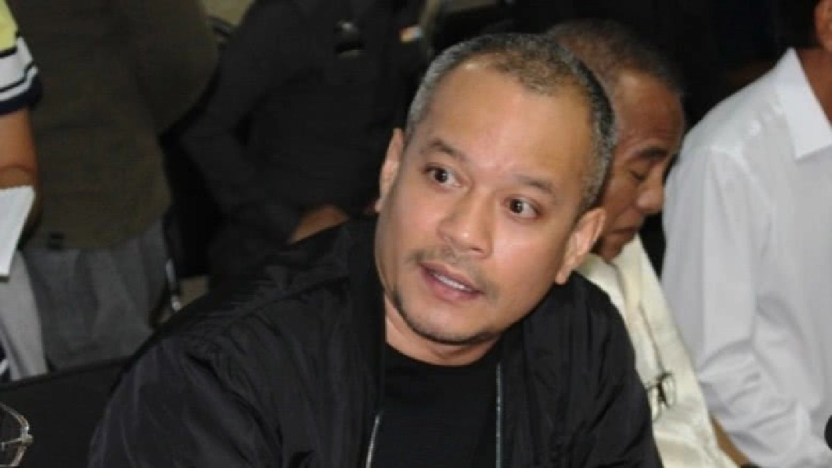 "ณัฐวุฒิ" อิจฉานายกฯนอนหลับสบาย