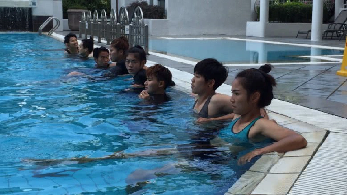 แข้งหญิงต้องยิงให้ยับ