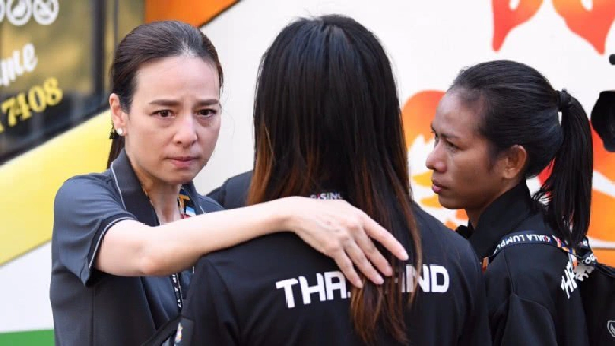 แข้งสาวไทยยิงไม่พอหลั่งน้ำตารับเหรียญเงิน