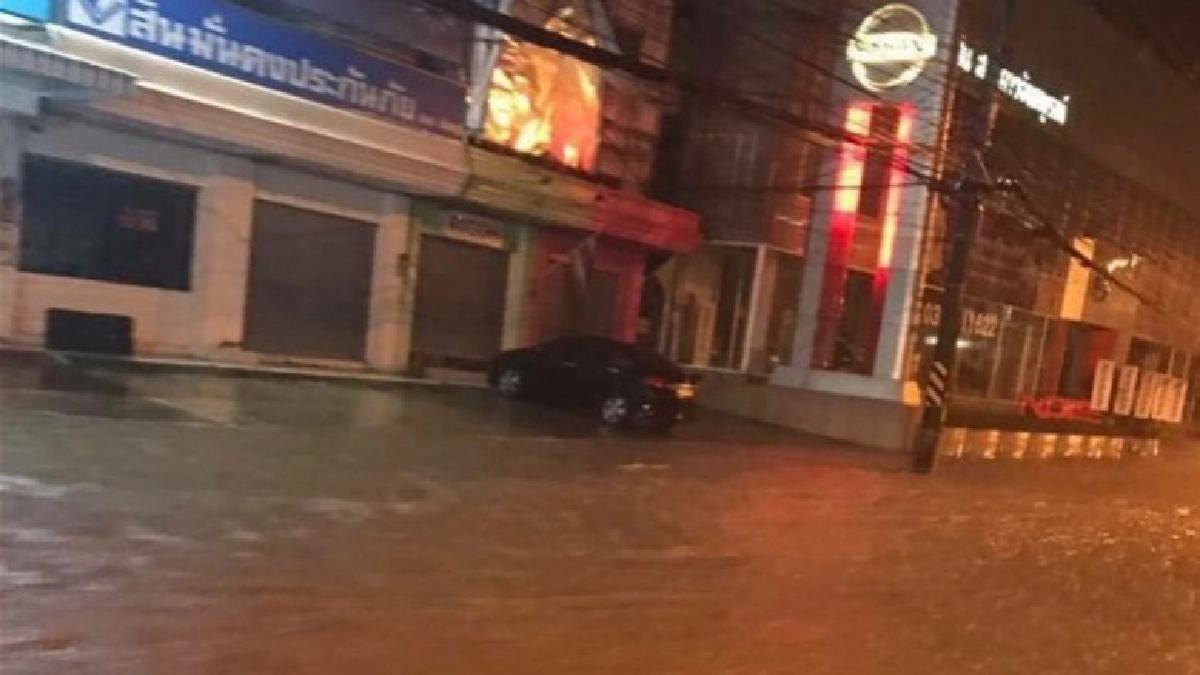 ฝนตกหนักหลายหมู่บ้าน อ.มะขาม จันทบุรี อ่วม ฝนตกหนักหลายหมู่บ้าน อ.มะขาม จันทบุรี อ่วม