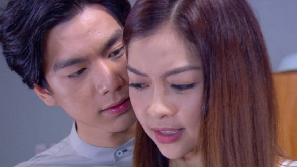 “ไบรท์” อ้อน “เพลงขวัญ” ป้อนข้าว!!