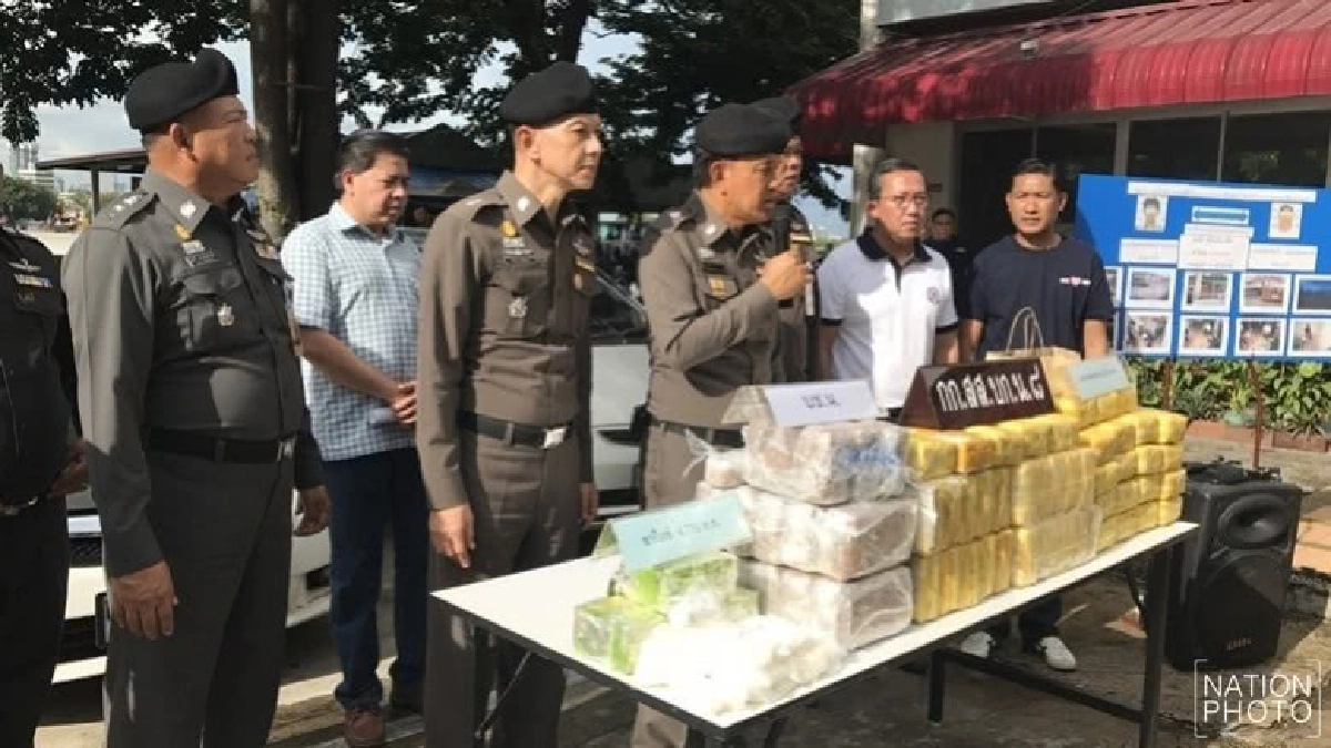 รวบผัวเมียรับจ้างขนยานรก รวบผัวเมียรับจ้างขนยานรก