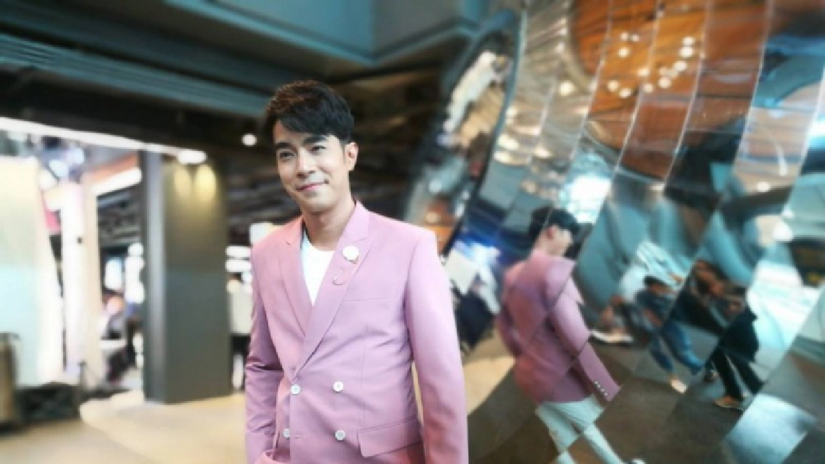 'ไต้ฝุ่น' บอกแล้วโพสต์จอดำจากเรื่องนี้ (คลิป) 'ไต้ฝุ่น' บอกแล้วโพสต์จอดำจากเรื่องนี้ (คลิป)