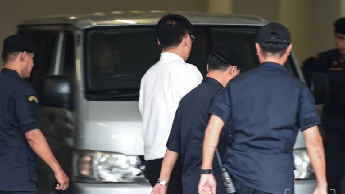 รับตัว"สรยุทธ"เป็นผู้ต้องขังใหม่แดนแรกรับ รับตัว"สรยุทธ"เป็นผู้ต้องขังใหม่แดนแรกรับ