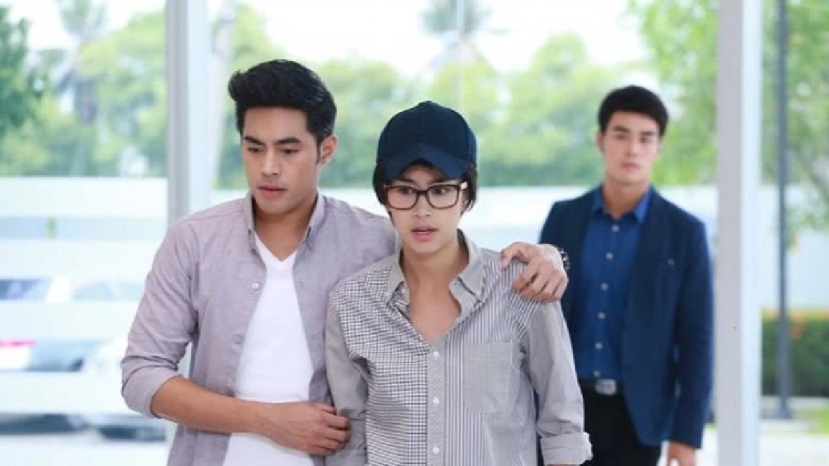 เรื่องย่อ รักหลงโรง ศุกร์ที่ 1 - อาทิตย์ที่ 3 ก.ย. 60