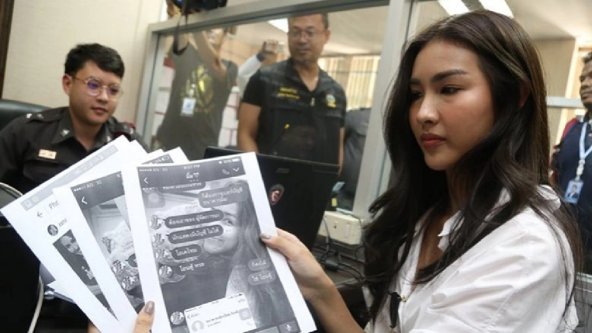 ดาราสาวแจ้งจับเพื่อนปลอมไลน์จีบหนุ่ม-ยืมเงินทำเสียชื่อเสียง ดาราสาวแจ้งจับเพื่อนปลอมไลน์จีบหนุ่ม-ยืมเงินทำเสียชื่อเสียง