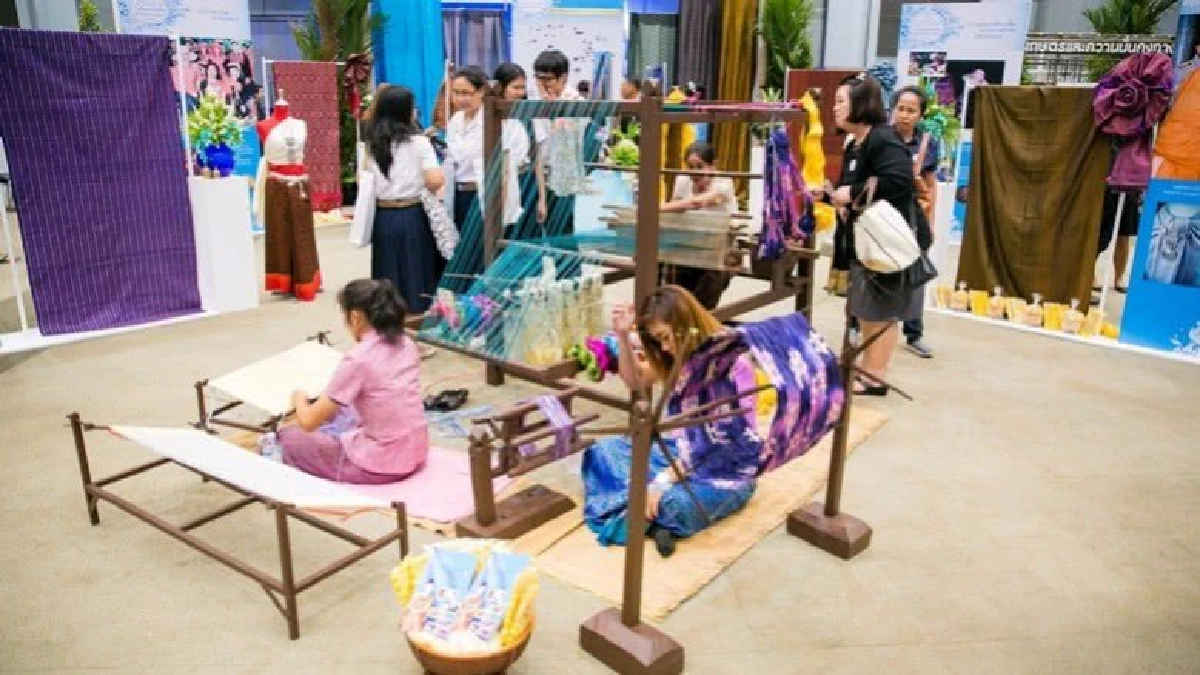 นิทรรศการ“สร้างคน สร้างความรู้ สร้างอนาคต” 