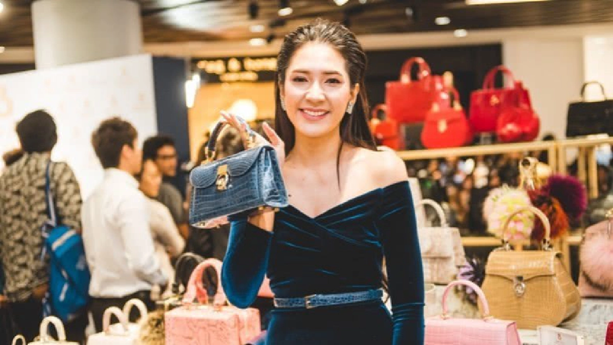 สาวกเครื่องหนัง “เอ็กโซติก” รวมตัวเฉพาะกิจ สาวกเครื่องหนัง “เอ็กโซติก” รวมตัวเฉพาะกิจ