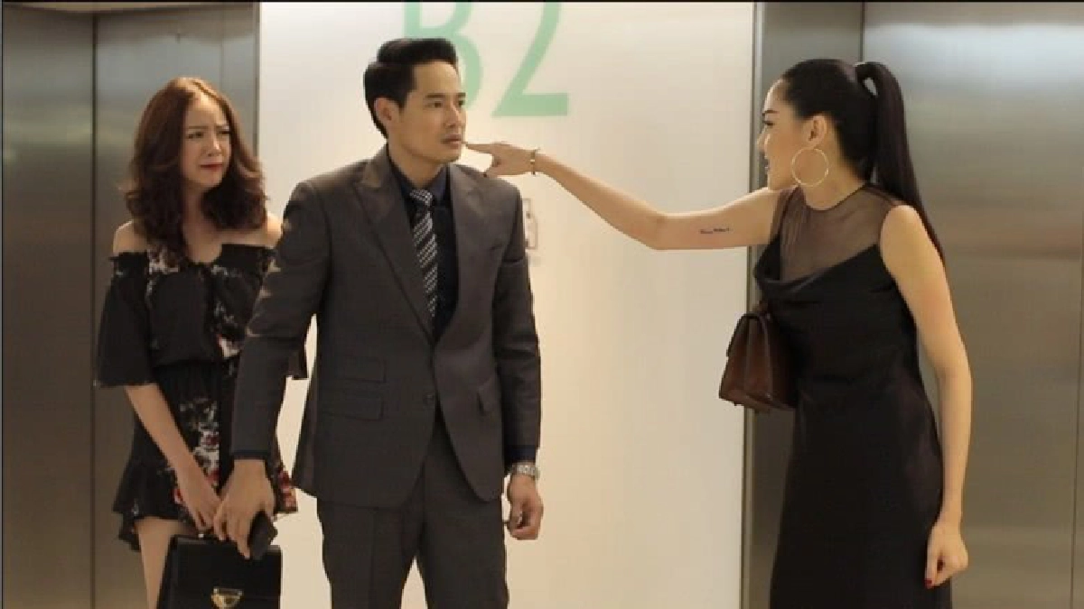 “เมโกะ" เครียดน้ำตาแตก “เมโกะ" เครียดน้ำตาแตก