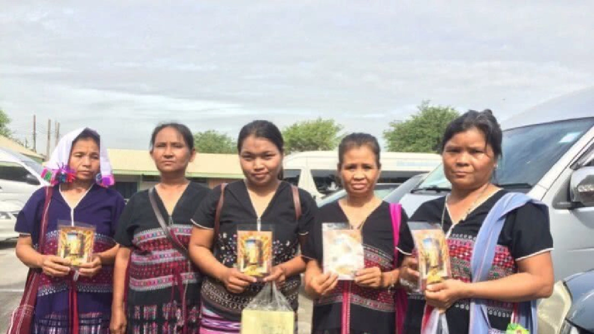 มีที่ทำกิน ได้รับการศึกษา ด้วยพระมหากรุณาธิคุณ