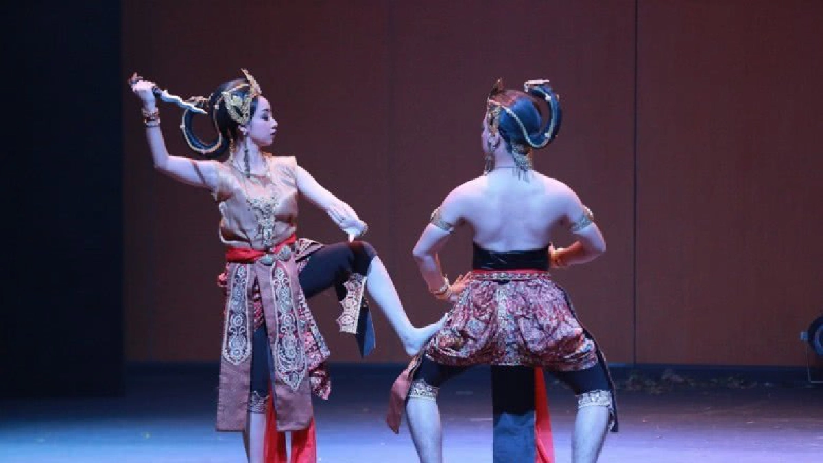 โชว์มหกรรมนาฏศิลป์สร้างสรรค์ อุดมศึกษา