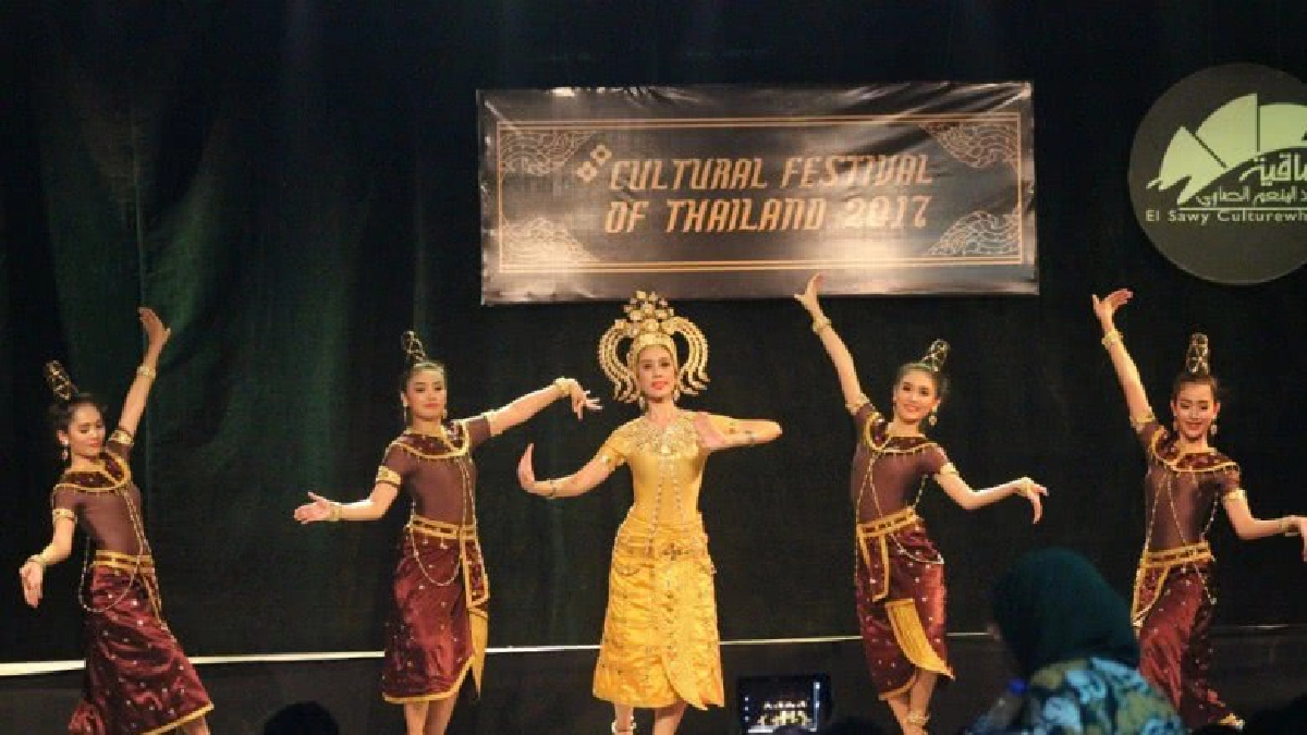  นางรำ ส.บัณฑิตพัฒนศิลป์