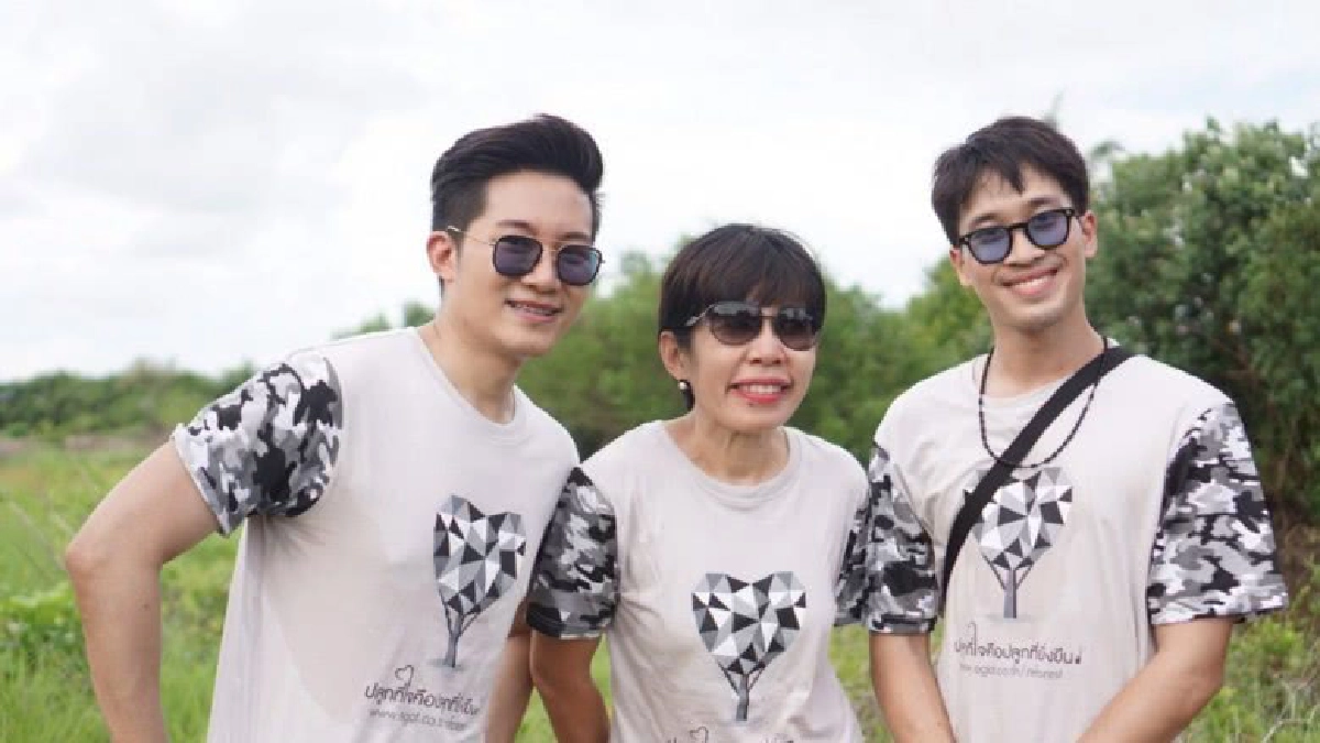 'ดีเจอ้อย, ดีเจอั๋น และ เฟย' สานต่อความดีของพ่อ