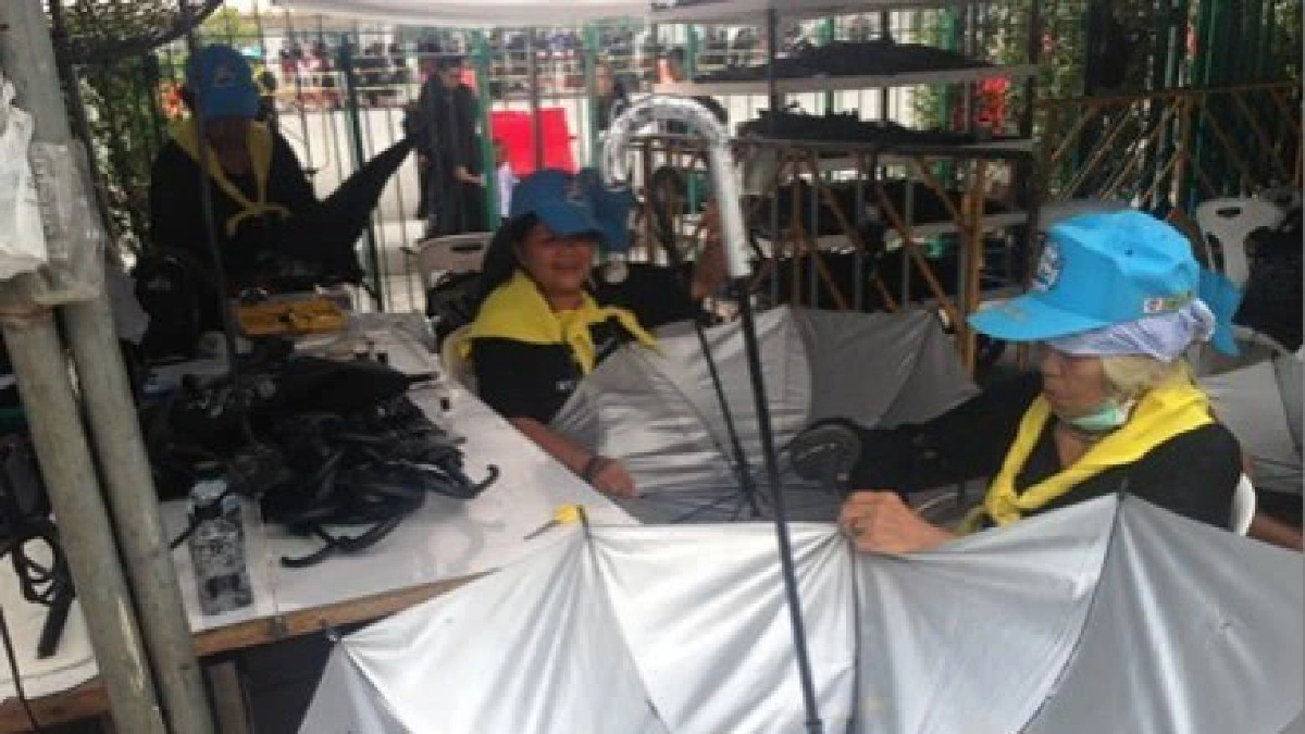 จิตอาสา เราทำดีฯ ช่วยบริการประชาชนกราบพระบรมศพ