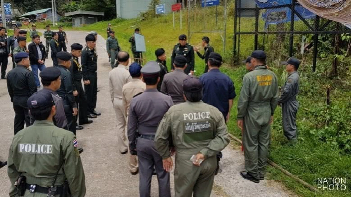 แม่ทัพภาค 3 ลงพื้นที่ดูเหตุระเบิดภูทับเบิก แม่ทัพภาค 3 ลงพื้นที่ดูเหตุระเบิดภูทับเบิก