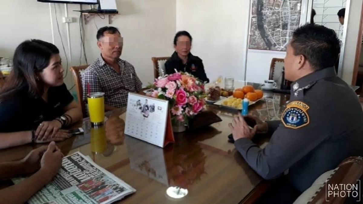 พ่อ-แม่‘น้ำมนต์’พบตร.ยันไม่เกี่ยวลวงแต่งงาน พ่อ-แม่‘น้ำมนต์’พบตร.ยันไม่เกี่ยวลวงแต่งงาน