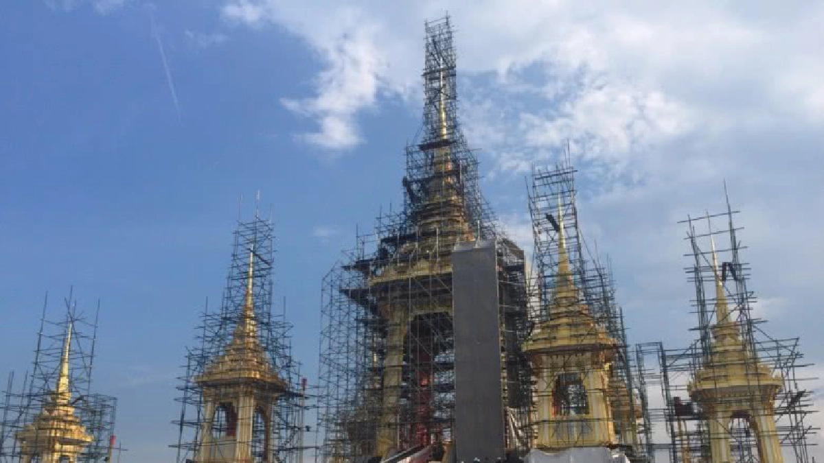 โปรดเกล้าฯวันยกพระนพปฎลมหาเศวตฉัตรยอดพระเมรุมาศ 18ต.ค.นี้ โปรดเกล้าฯวันยกพระนพปฎลมหาเศวตฉัตรยอดพระเมรุมาศ 18ต.ค.นี้