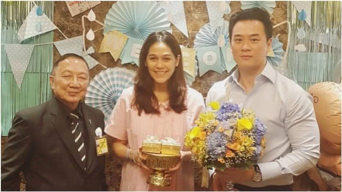 'ชมพู่'สุดตื้นตัน'พระองค์โสมฯ'ประทานของขวัญคลอด'สายฟ้า-พายุ' 'ชมพู่'สุดตื้นตัน'พระองค์โสมฯ'ประทานของขวัญคลอด'สายฟ้า-พายุ'