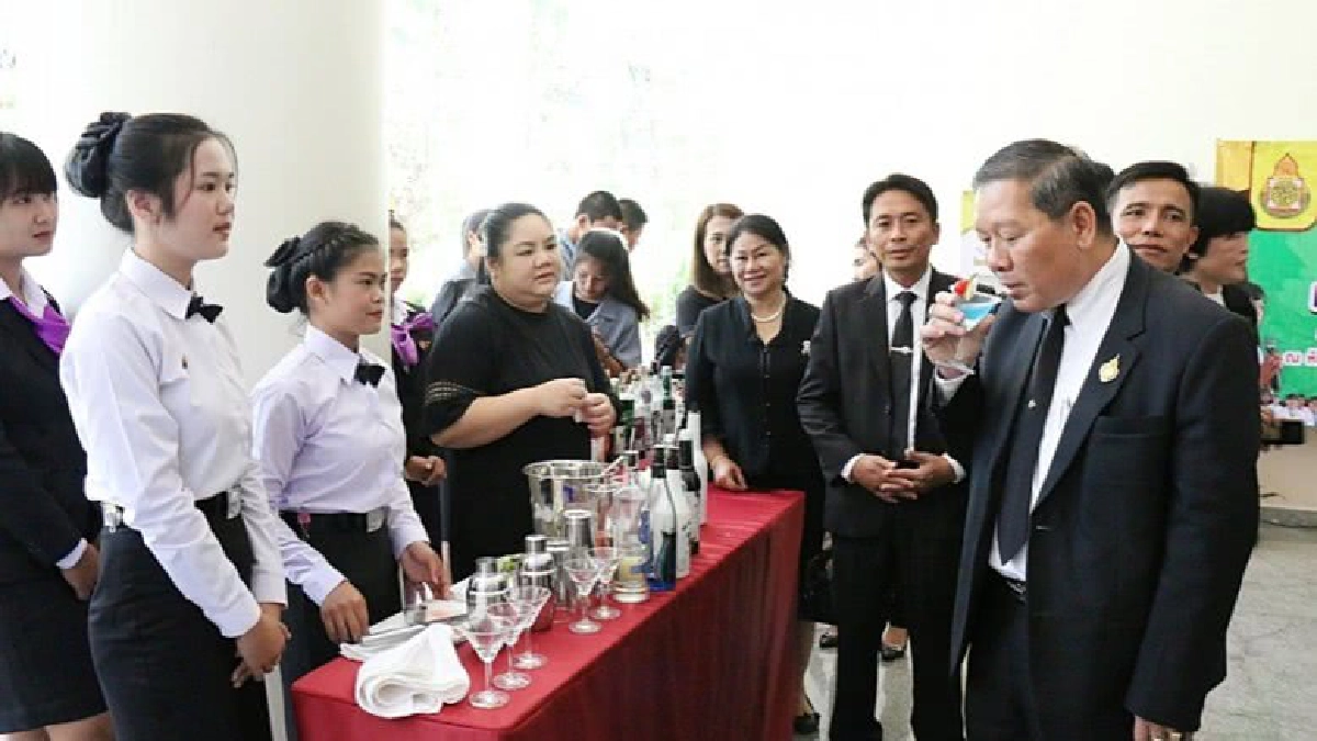 ทวิศึกษาเพิ่มโอกาสเรียนวิชาชีพ