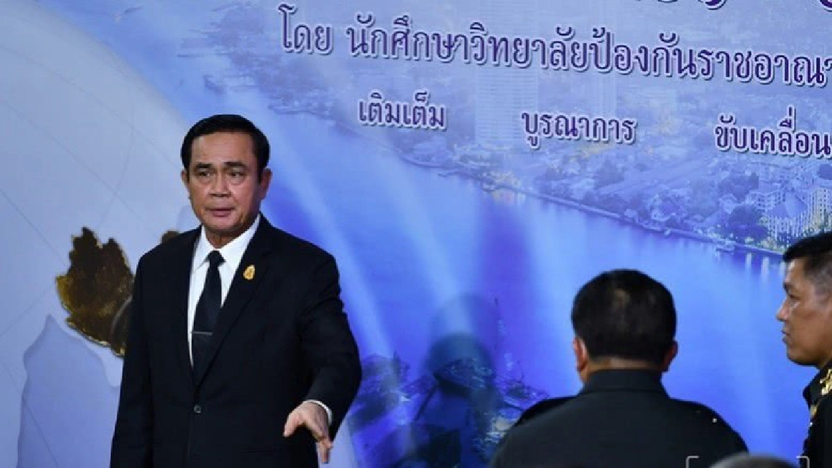 นายกฯปัดตอบเรือเหาะ