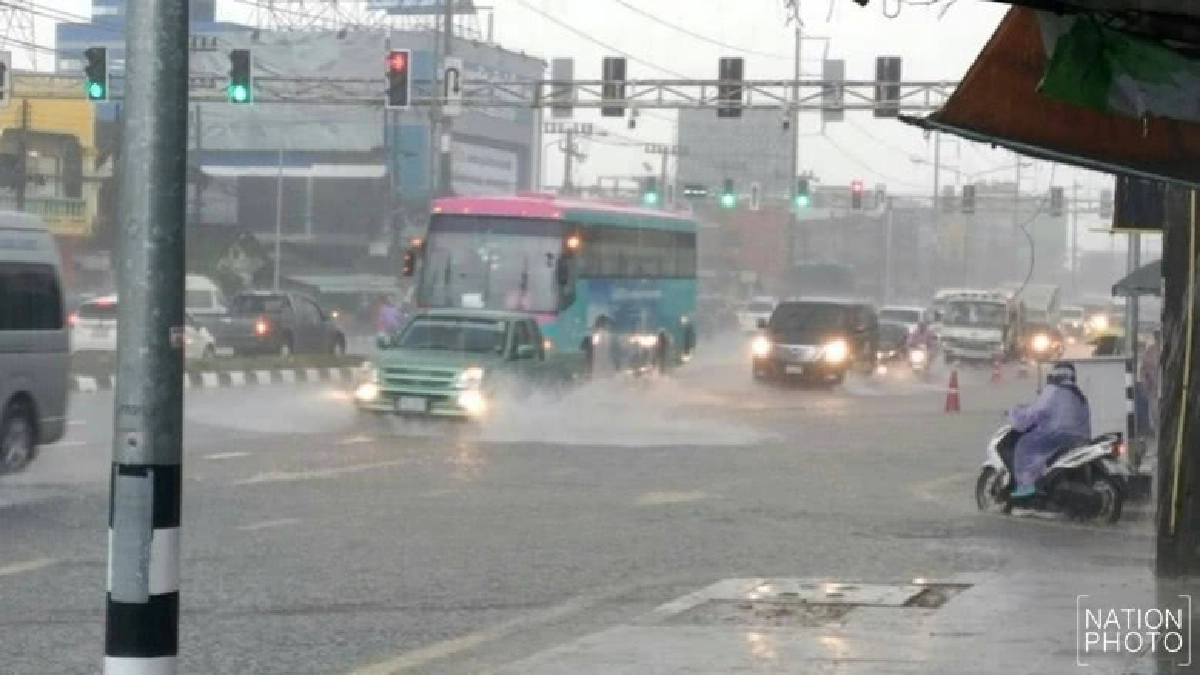 อ่วม!ภูเก็ตฝนถล่มน้ำท่วมขัง-ดินสไลด์ อ่วม!ภูเก็ตฝนถล่มน้ำท่วมขัง-ดินสไลด์