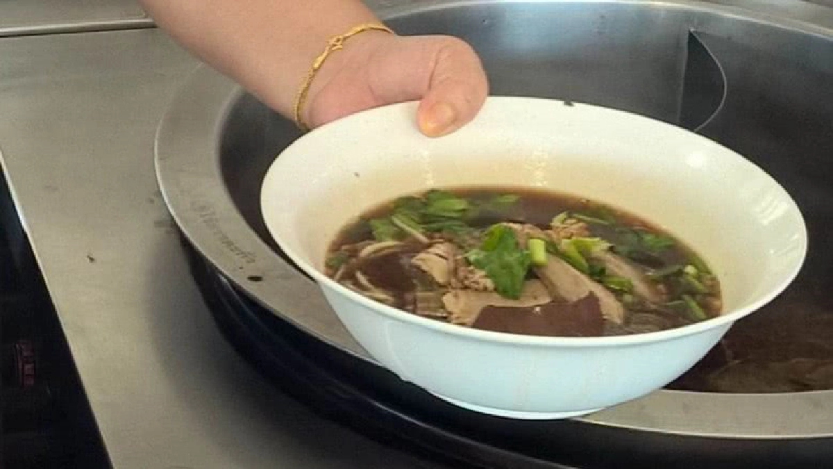 ก๋วยเตี๋ยวเป็ดพะโล้