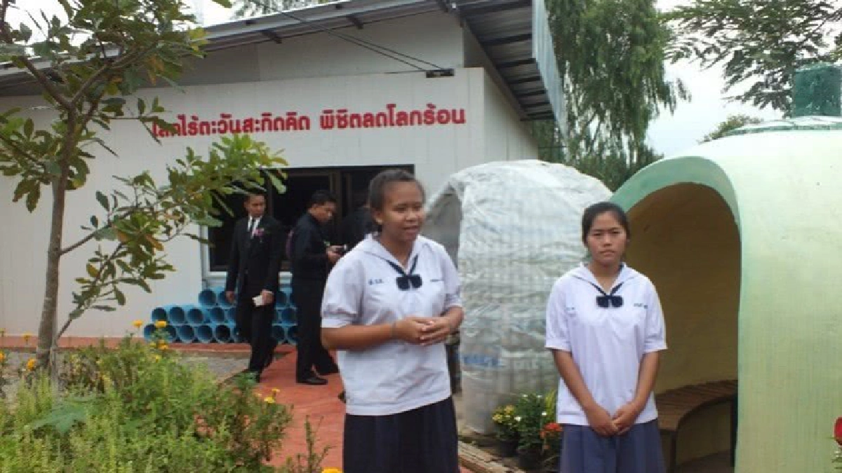 10 ฐานมหัศจรรย์สู่ร.ร.ปลอดขยะ