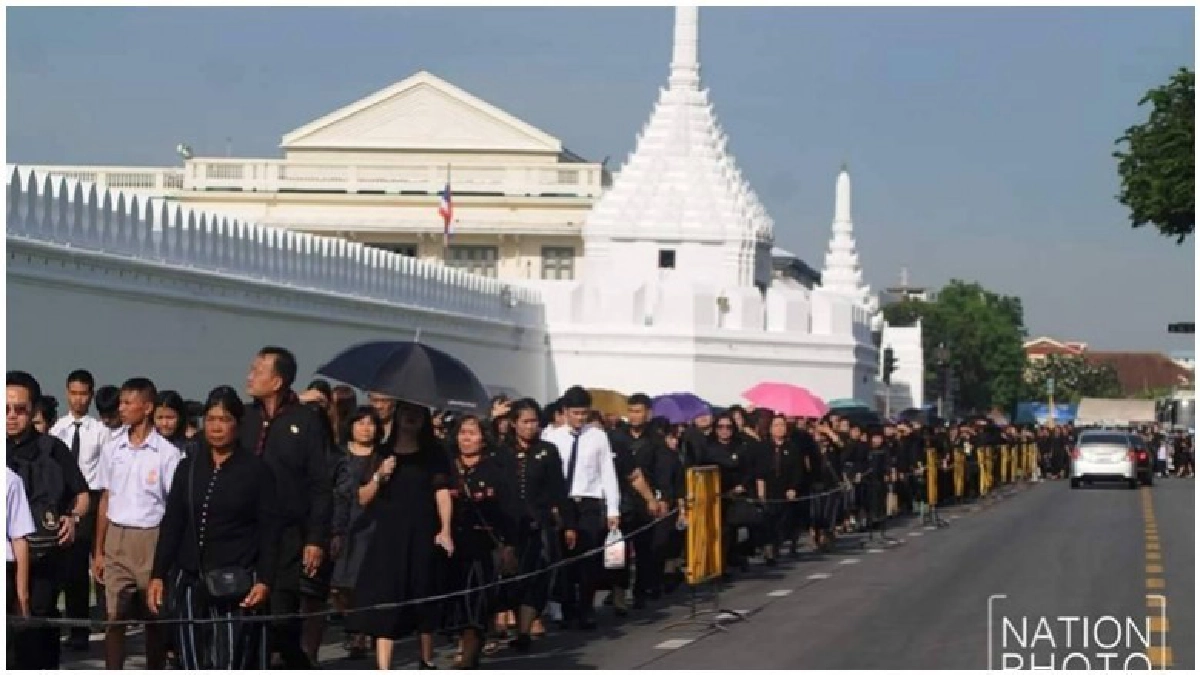 เปิดให้ถวายบังคมพระบรมศพ ถึง 30 ก.ย.นี้ เปิดให้ถวายบังคมพระบรมศพ ถึง 30 ก.ย.นี้