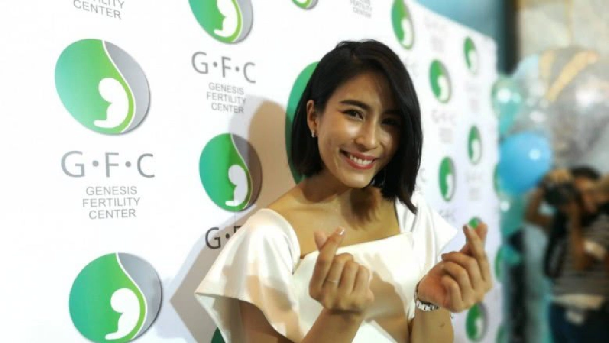 ‘จุ๋ย’ ข้ามผ่านให้ ‘พุฒ’ คุกเข่าขอแต่งงาน (คลิป) ‘จุ๋ย’ ข้ามผ่านให้ ‘พุฒ’ คุกเข่าขอแต่งงาน (คลิป)