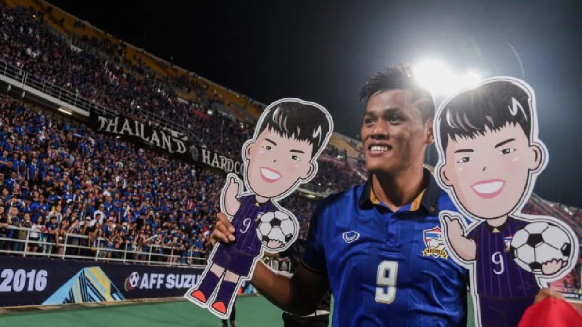 "สิโรจน์"โผล่แจมมิวสิควิดิโอค่ายดัง(คลิป) "สิโรจน์"โผล่แจมมิวสิควิดิโอค่ายดัง(คลิป)