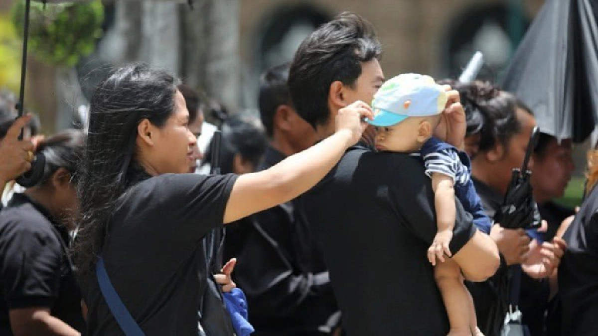 ประชาชนกว่า 5 หมื่นกราบพระบรมศพ ประชาชนกว่า 5 หมื่นกราบพระบรมศพ