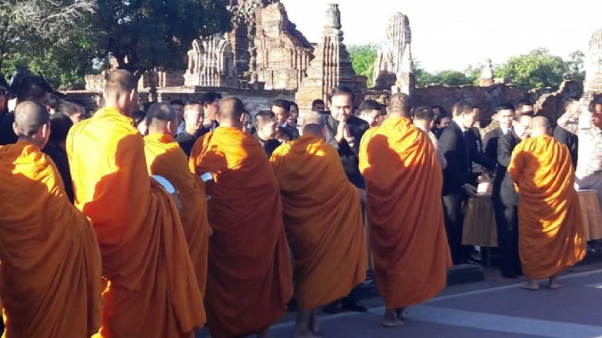 เข้ม รปภ. "นายกฯ" ทีมงานฉุน ขู่ นิมนต์พระกลับวัด เข้ม รปภ. "นายกฯ" ทีมงานฉุน ขู่ นิมนต์พระกลับวัด