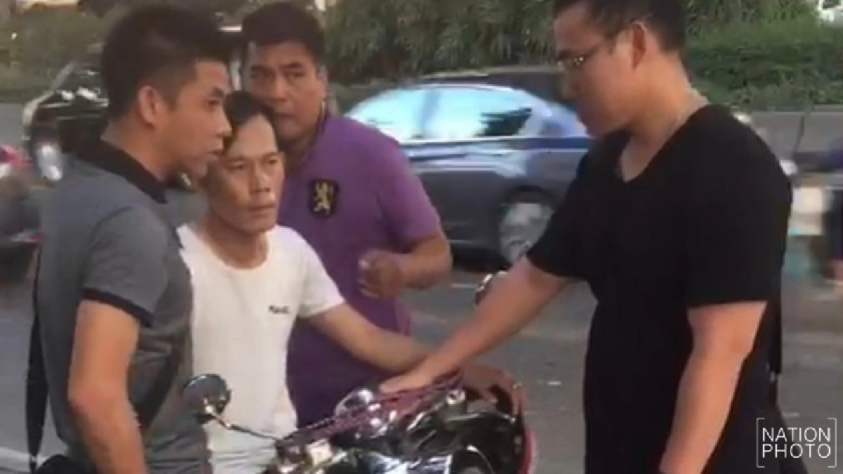 จับอาสาจราจรเรียกรับเงินแทนดำเนินคดีเสพยา