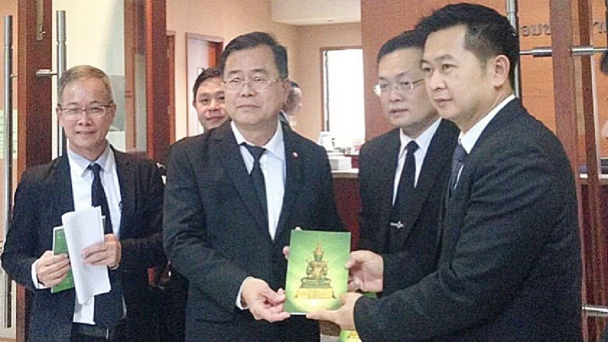 "ทักษิณ"ยอมถอนฟ้องคดีอาจารย์มหิดลหมิ่น "ทักษิณ"ยอมถอนฟ้องคดีอาจารย์มหิดลหมิ่น