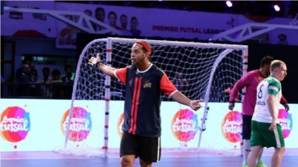 "โรนัลดินโญ"โชว์ฟอร์มยิงแฮตทริกเกมฟุตซอลลีกอินเดีย (มีคลิป) "โรนัลดินโญ"โชว์ฟอร์มยิงแฮตทริกเกมฟุตซอลลีกอินเดีย (มีคลิป)