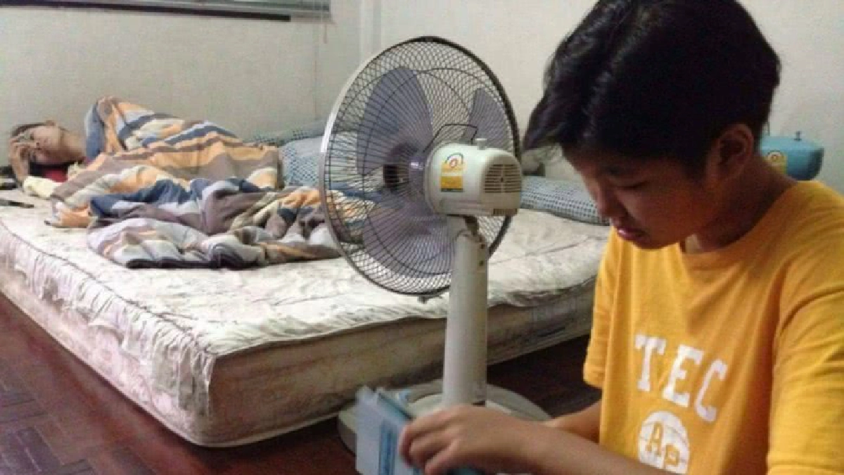 “น้องดรีม”ลูกกตัญญูลาออกจากร.ร.ดูแลแม่ป่วยหนัก “น้องดรีม”ลูกกตัญญูลาออกจากร.ร.ดูแลแม่ป่วยหนัก