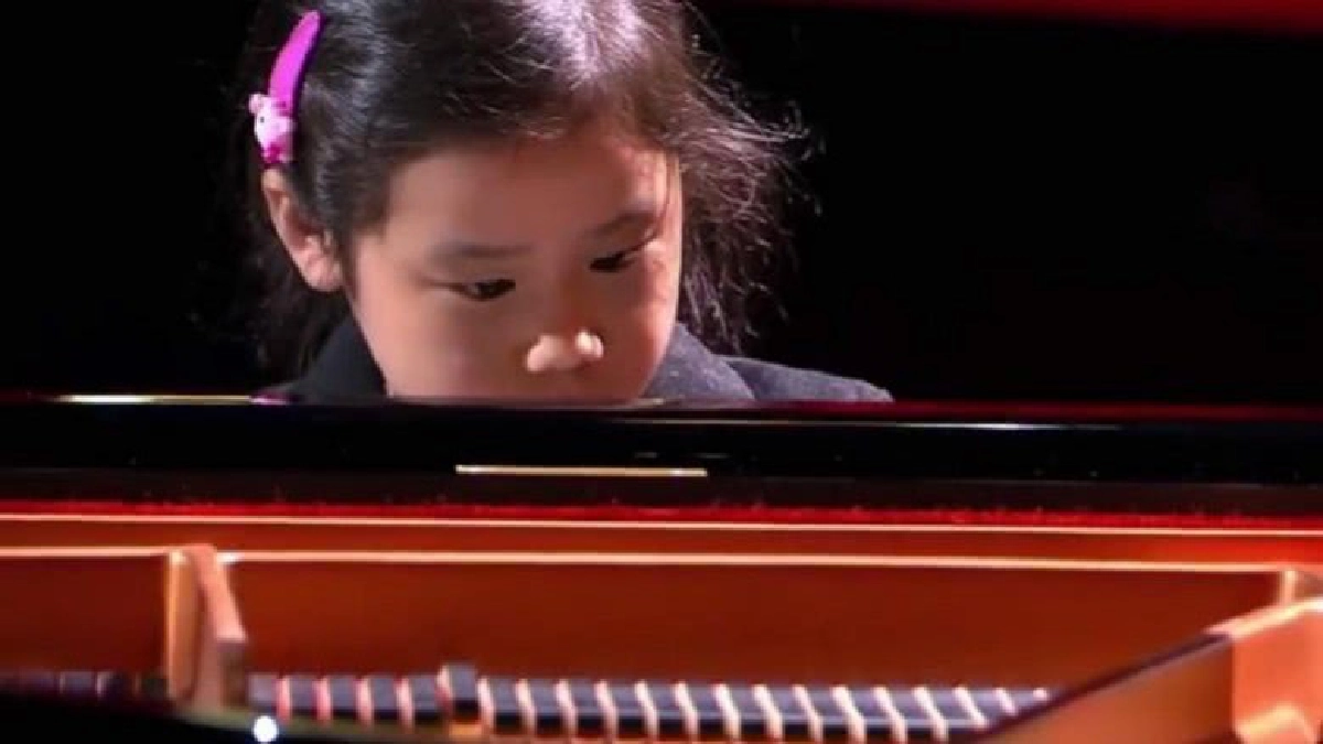 หนูน้อยนักเปียโนจีนเจิดจรัสบนเวทีโลก !!
