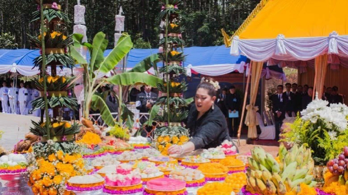 พระองค์เจ้าสิริภาฯ ทรงบวงสรวงโครงการเขียนภาพฝาผนัง พระองค์เจ้าสิริภาฯ ทรงบวงสรวงโครงการเขียนภาพฝาผนัง