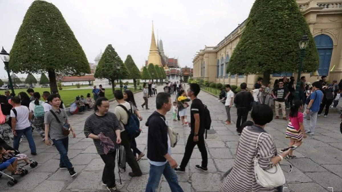 เปิดเข้าชมวัดพระแก้ววันสุดท้าย (ภาพชุด) เปิดเข้าชมวัดพระแก้ววันสุดท้าย (ภาพชุด)