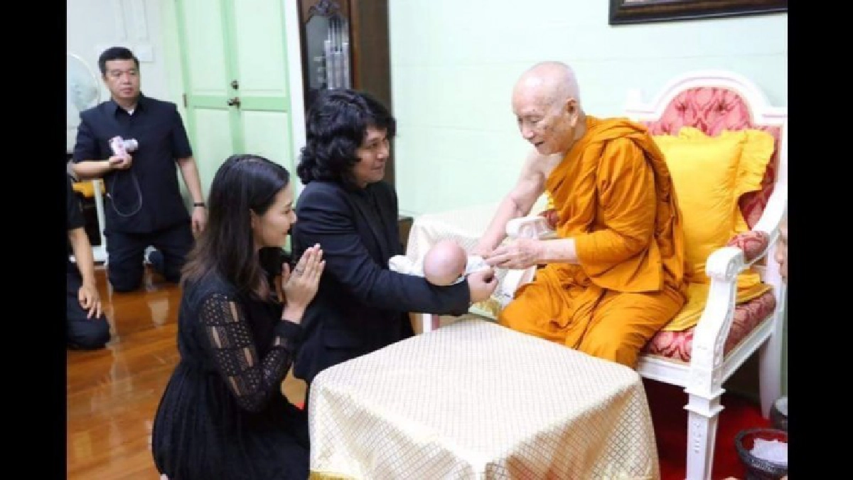 ตกตะลึง!!! 'เสก โลโซ' เปิดตัวลูกชายคนใหม่วัย3เดือน ตกตะลึง!!! 'เสก โลโซ' เปิดตัวลูกชายคนใหม่วัย3เดือน