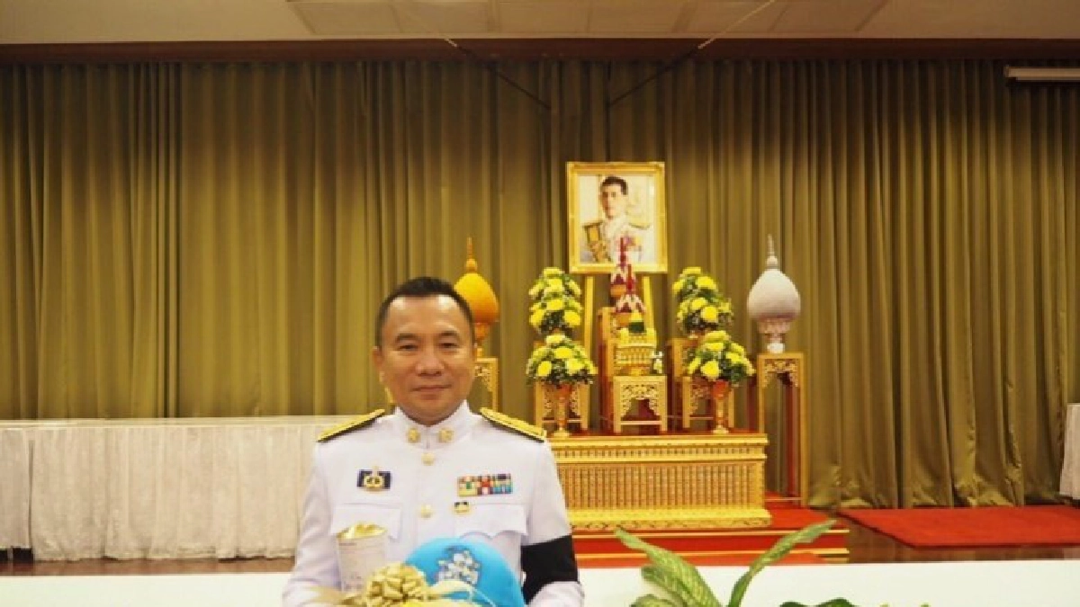 ผู้ว่าฯ ทั่วประเทศ เข้ารับพระราชทานสิ่งของจิตอาสางานพระบรมศพ
