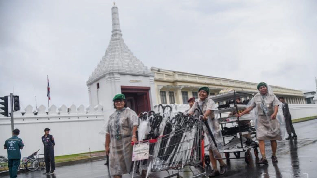 ร่มมั๊ยคะ !! ระวังเปียกฝน (ภาพชุด)
