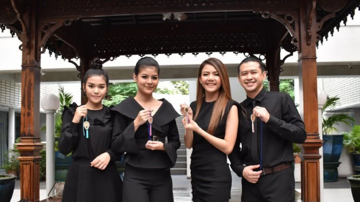 'จ๊ะ' นำทีมศิลปินจิตอาสาทำ 'มาลาเมล็ดข้าว'