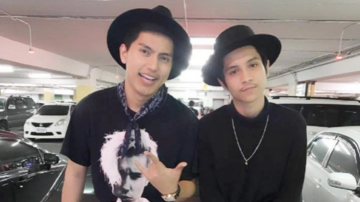 แฟนคลับแห่กรี๊ด!! “มาดามบี้” ทาบ “ต๋อง-ไอ”COVER เพลง ปากลั่น แฟนคลับแห่กรี๊ด!! “มาดามบี้” ทาบ “ต๋อง-ไอ”COVER เพลง ปากลั่น