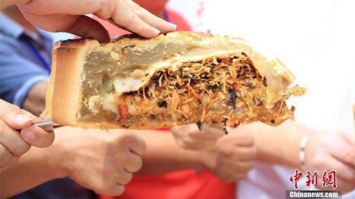 กินมั้ย!ขนมไหว้พระจันทร์ไส้หอยขม กินมั้ย!ขนมไหว้พระจันทร์ไส้หอยขม