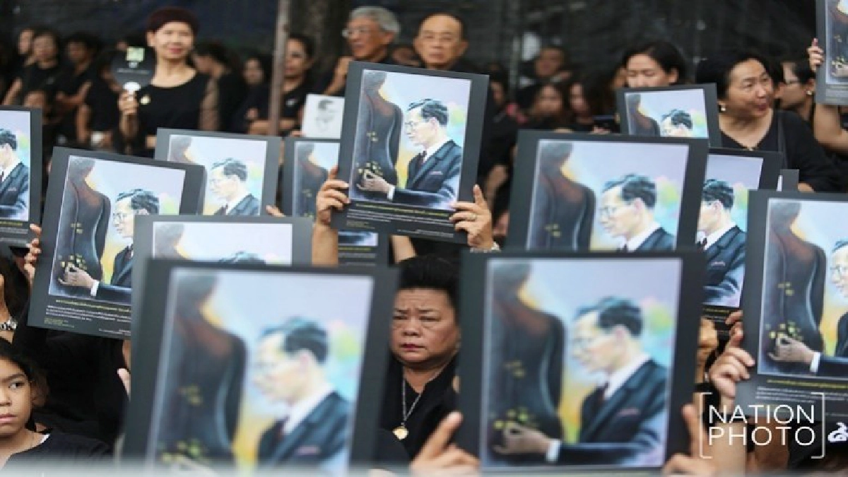 ประชาชนร่วมชมการซ้อมย่อยริ้วขบวนพระราชอิสริยยศฯ(ภาพชุด) ประชาชนร่วมชมการซ้อมย่อยริ้วขบวนพระราชอิสริยยศฯ(ภาพชุด)