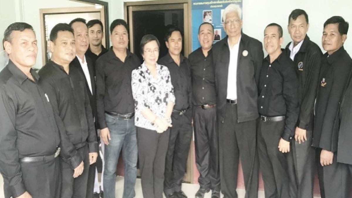 หนุนอาสายุติธรรมรับจ๊อบโฆษกชาวบ้าน หนุนอาสายุติธรรมรับจ๊อบโฆษกชาวบ้าน