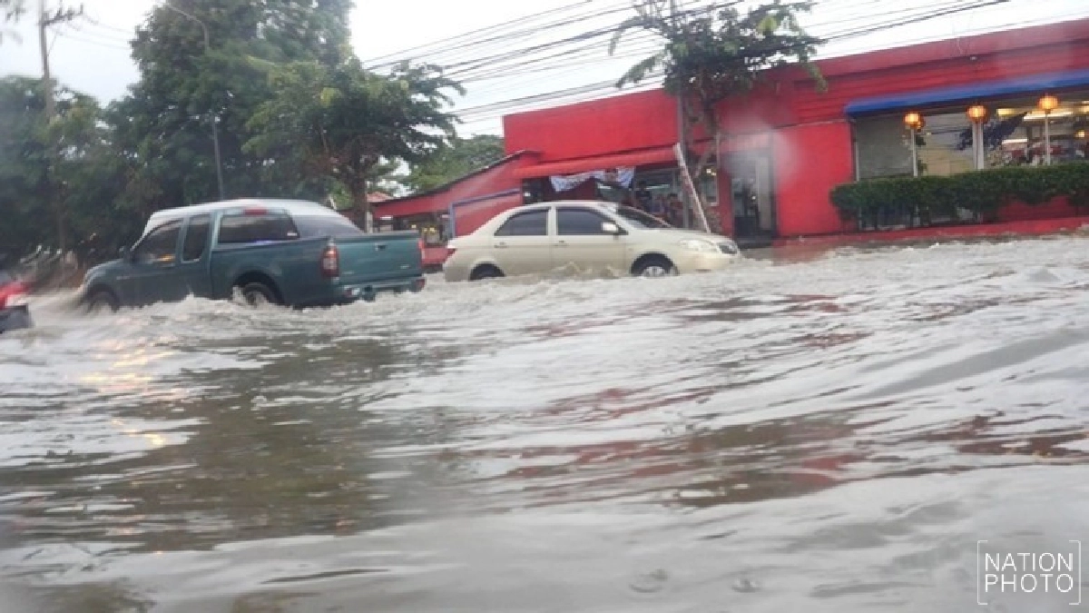 ฝนถล่ม 1 ชม.พัทยาจม !! ฝนถล่ม 1 ชม.พัทยาจม !!